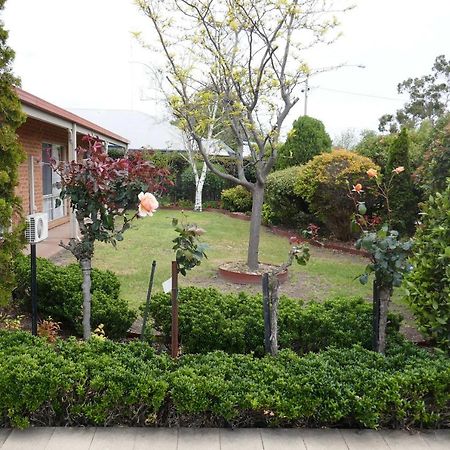 Colonial Motor Inn Bairnsdale Golden Chain Property Esterno foto