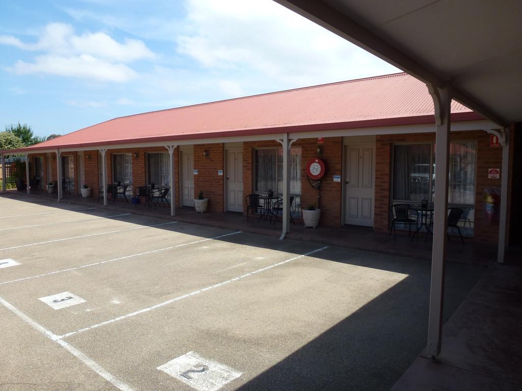 Colonial Motor Inn Bairnsdale Golden Chain Property Esterno foto