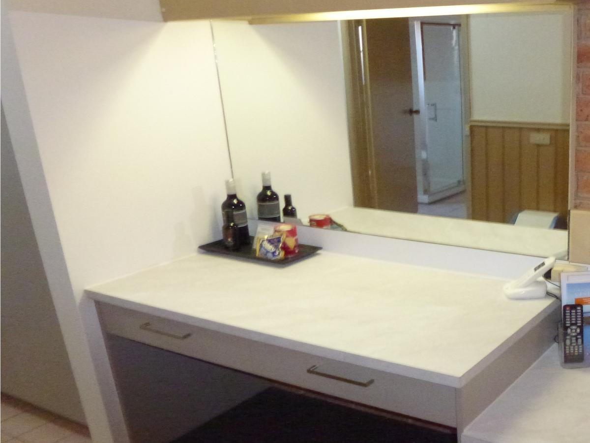 Colonial Motor Inn Bairnsdale Golden Chain Property Esterno foto