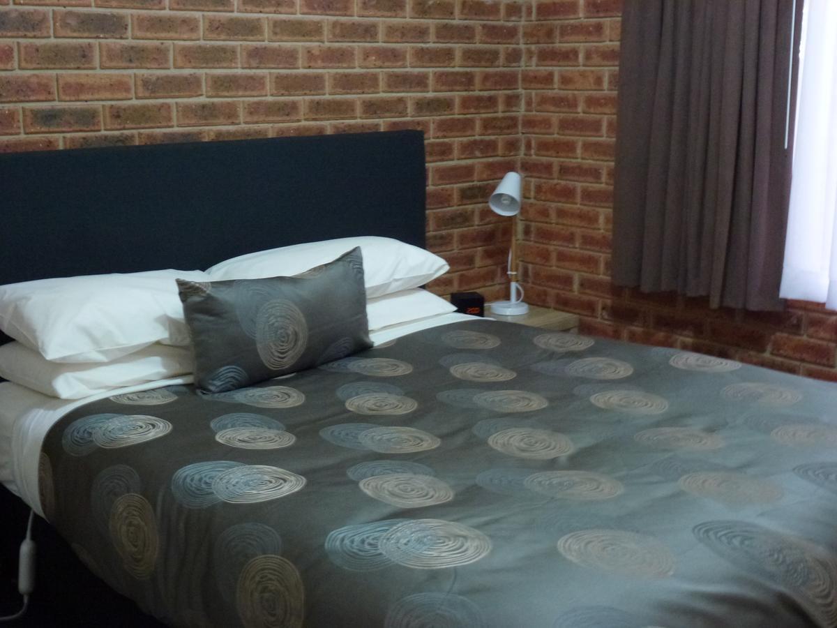 Colonial Motor Inn Bairnsdale Golden Chain Property Esterno foto