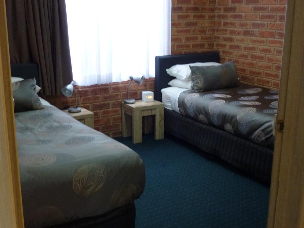 Colonial Motor Inn Bairnsdale Golden Chain Property Esterno foto