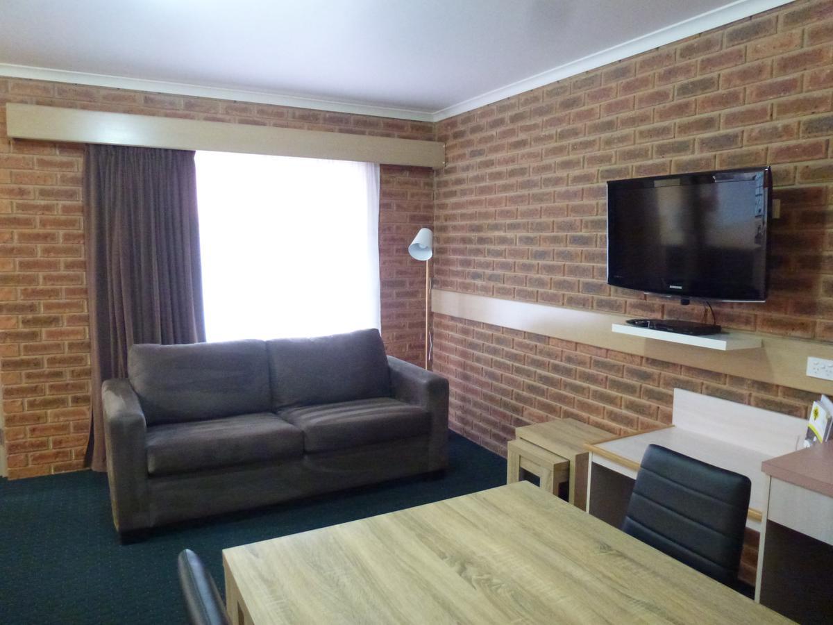 Colonial Motor Inn Bairnsdale Golden Chain Property Esterno foto