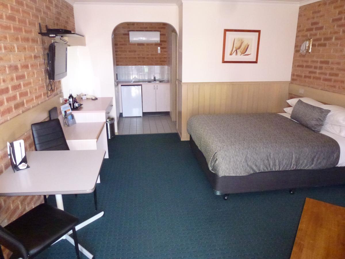 Colonial Motor Inn Bairnsdale Golden Chain Property Esterno foto