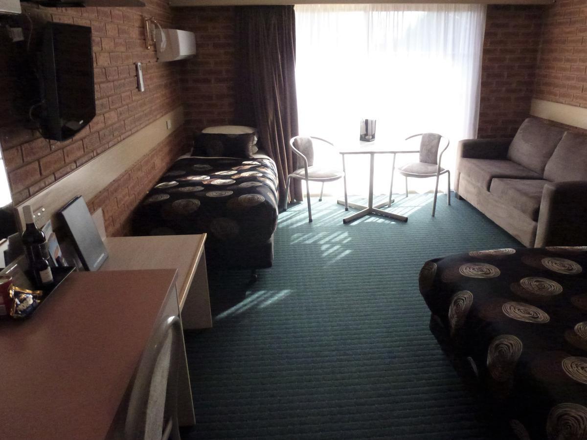 Colonial Motor Inn Bairnsdale Golden Chain Property Esterno foto