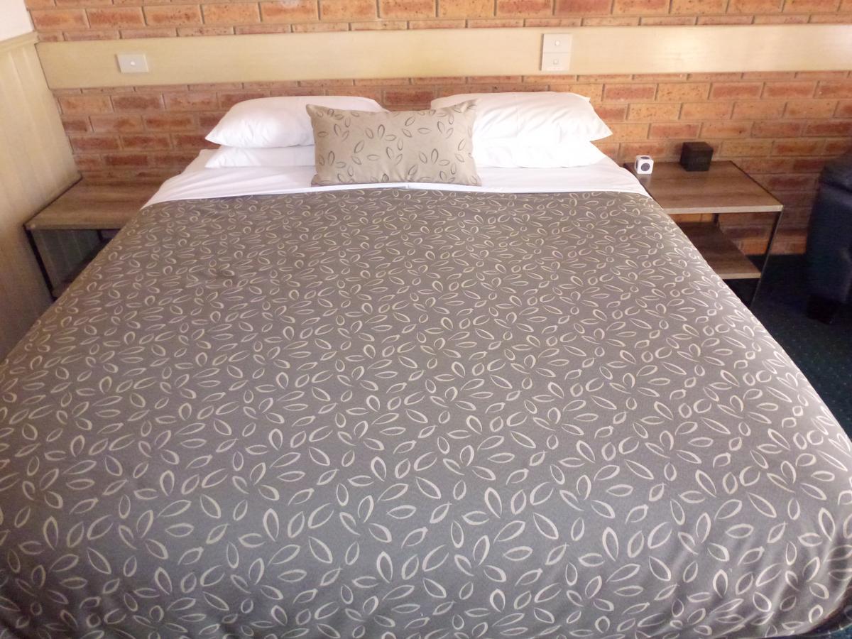 Colonial Motor Inn Bairnsdale Golden Chain Property Esterno foto