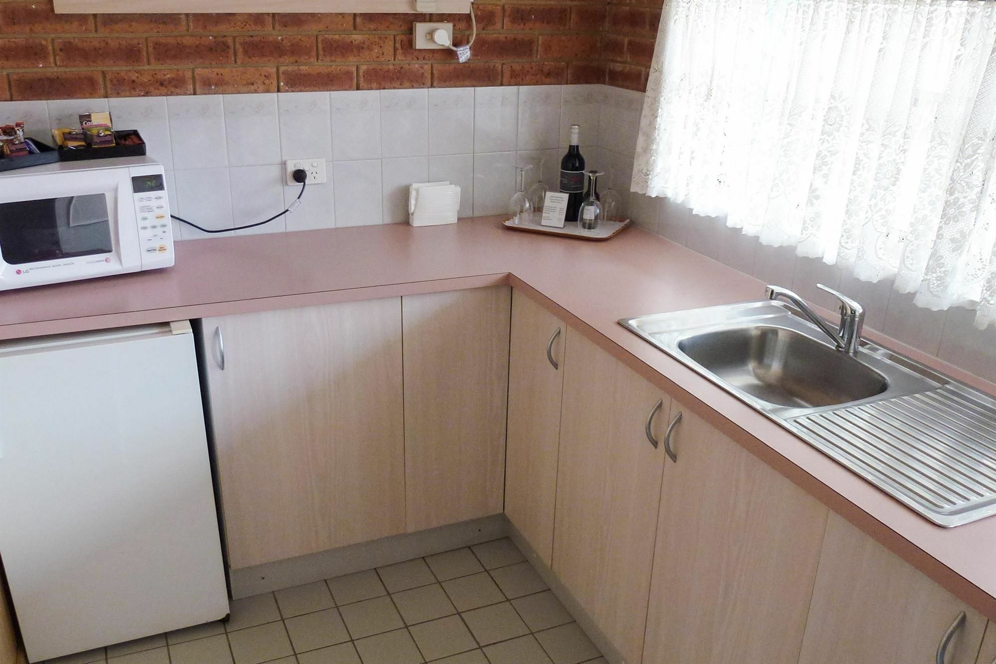 Colonial Motor Inn Bairnsdale Golden Chain Property Esterno foto