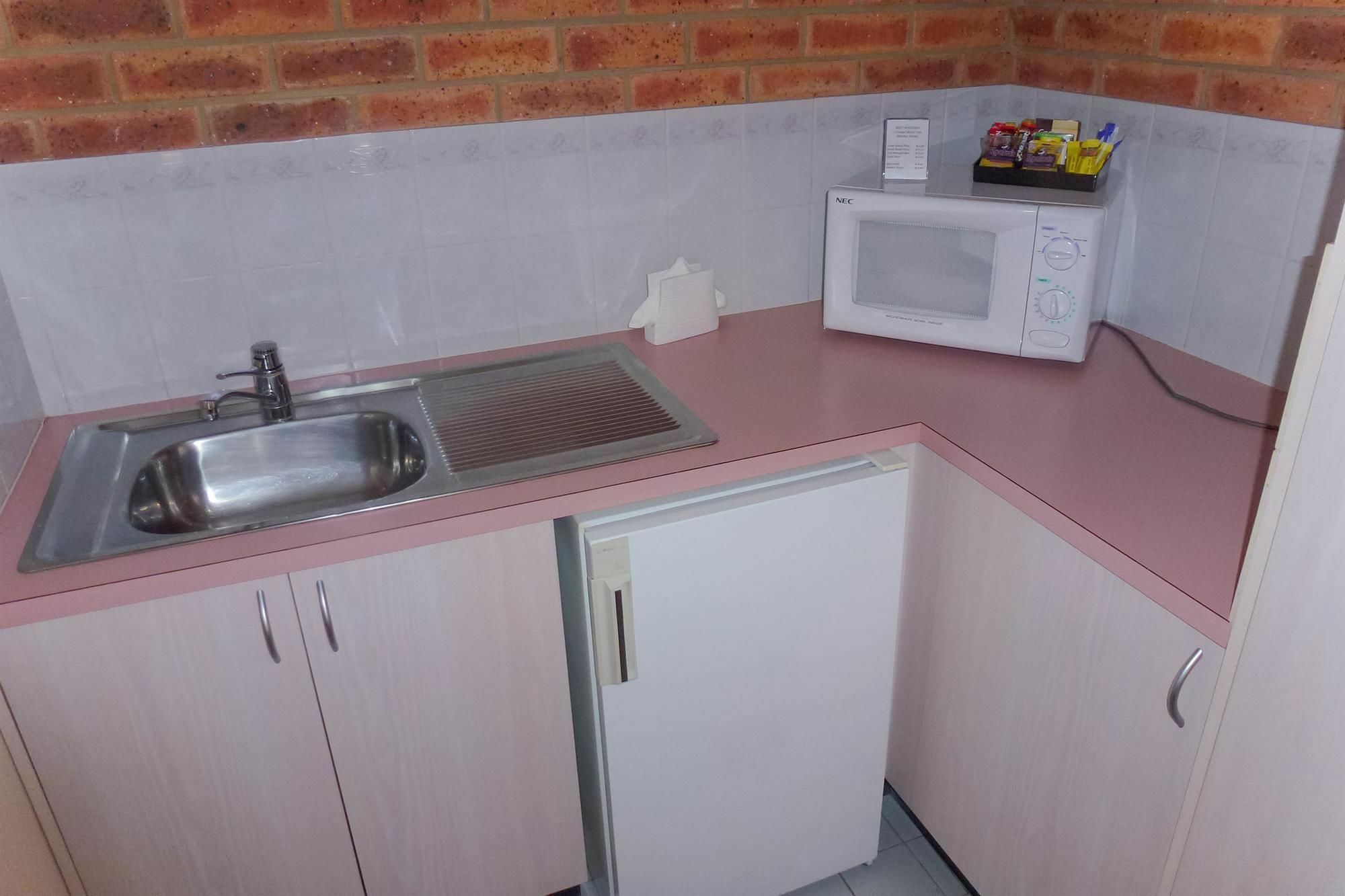 Colonial Motor Inn Bairnsdale Golden Chain Property Esterno foto