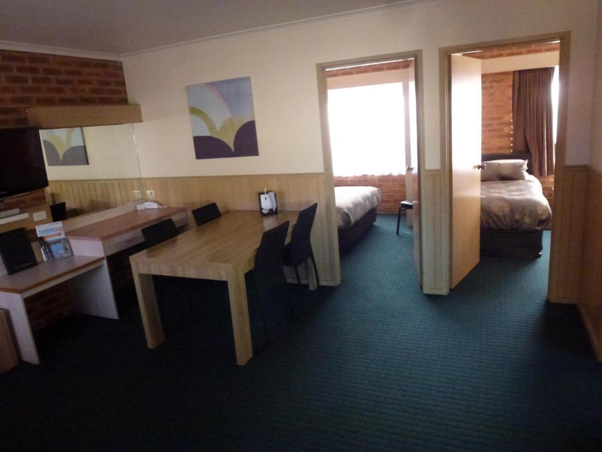 Colonial Motor Inn Bairnsdale Golden Chain Property Esterno foto