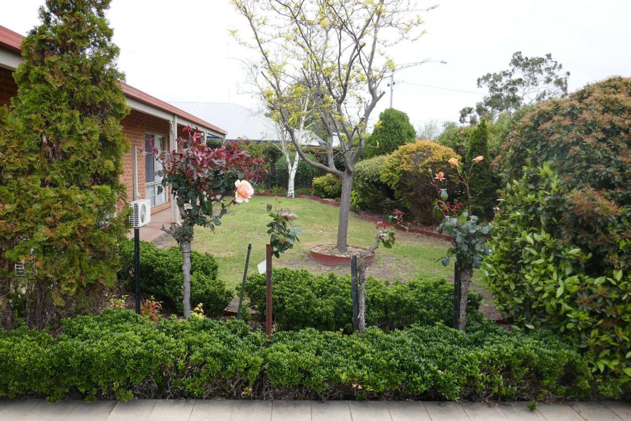 Colonial Motor Inn Bairnsdale Golden Chain Property Esterno foto