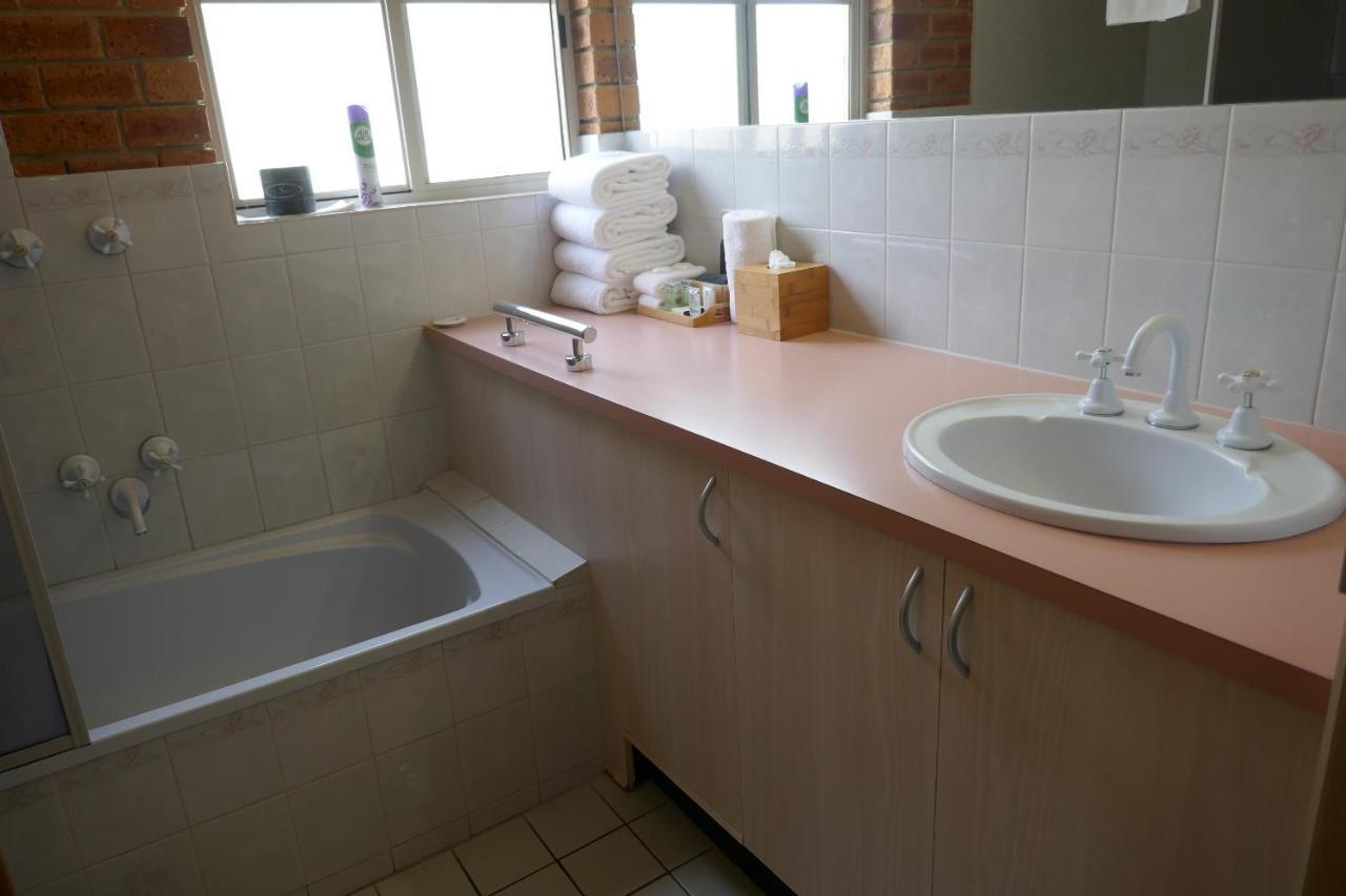 Colonial Motor Inn Bairnsdale Golden Chain Property Esterno foto