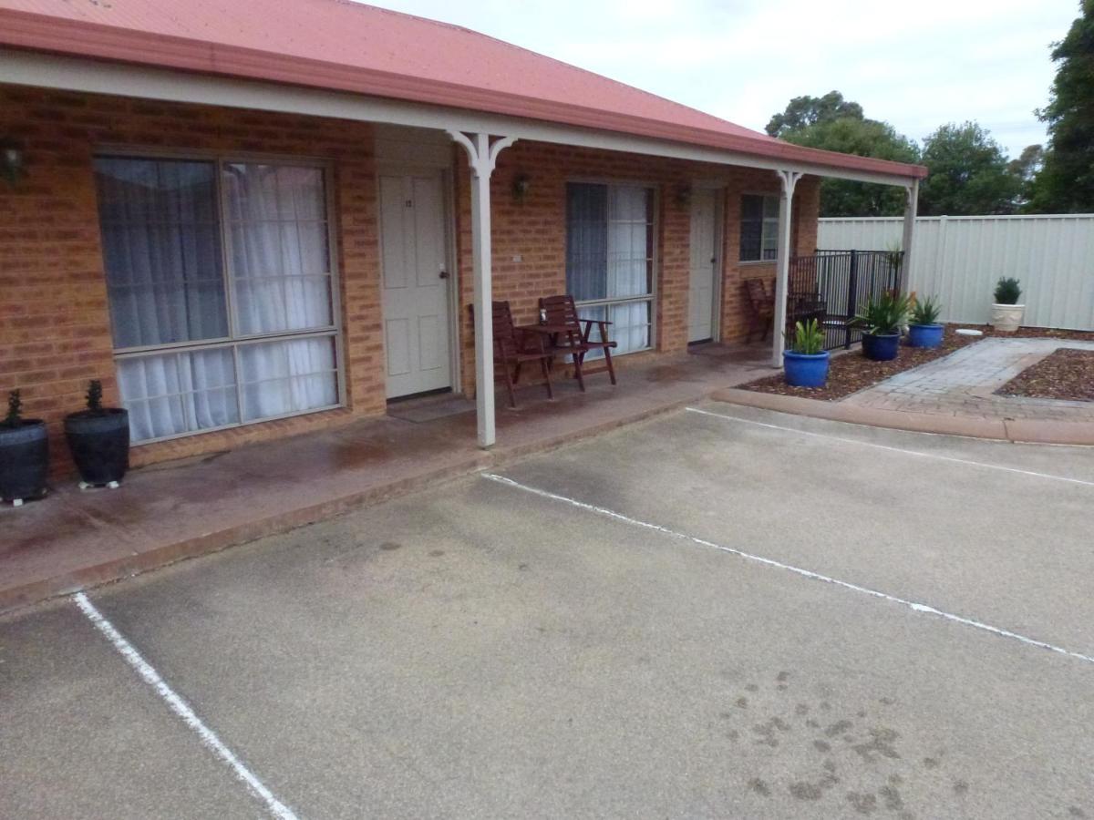 Colonial Motor Inn Bairnsdale Golden Chain Property Esterno foto